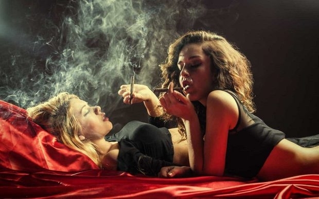 Жените, които пушат марихуана, изпитват два пъти по-силни оргазми, в