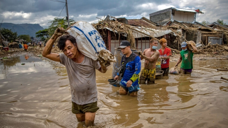 Броят на жертвите на последните наводнения и свлачища в застрашените