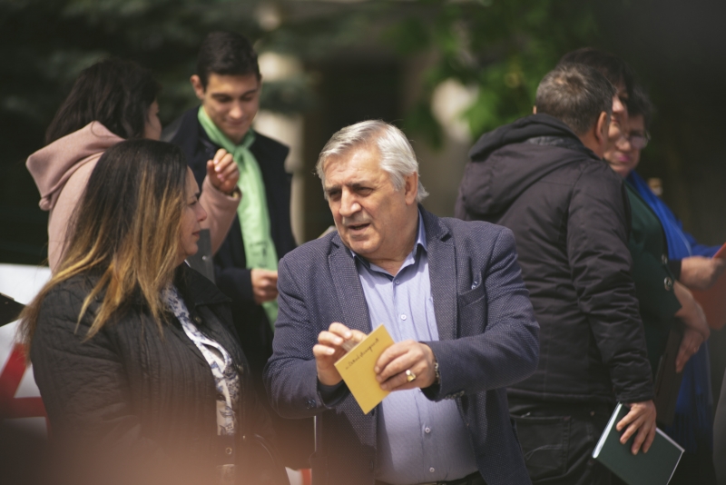 При осезаем интерес от страна на ученици и родители премина