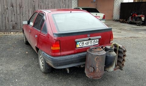 Сръчен украинец преработи Kadett от 1986 г за работа на