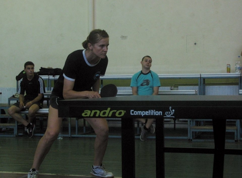 Победа над шампионката по тенис на маса на Гърция за