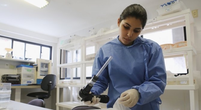 Италиански лекари хоспитализираха 21 годишно момиче което се поти с