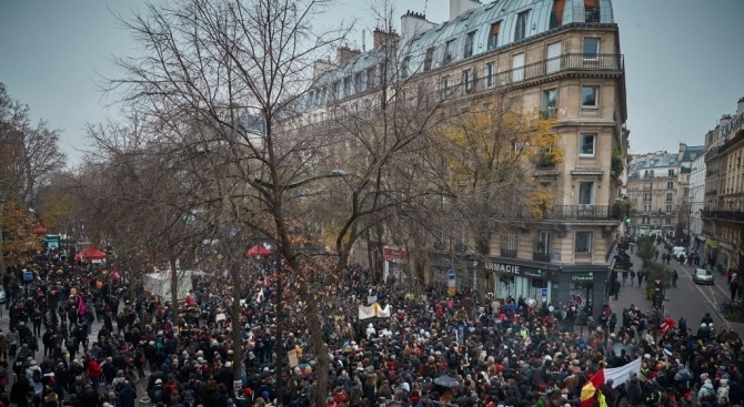 Движението на въздушния и железопътния транспорт във Франция ще бъде