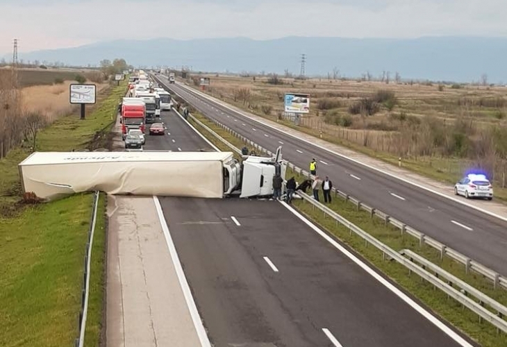 Временно е ограничено движението при км 94 на АМ Тракия в посока