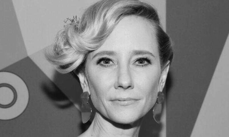 Американската актриса Ан Хечи почина седмица след като катастрофира с