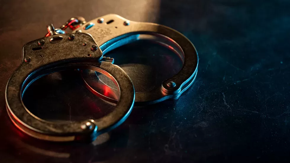 Задържаха 57-годишен мъж за притежание на порнографски материали с деца