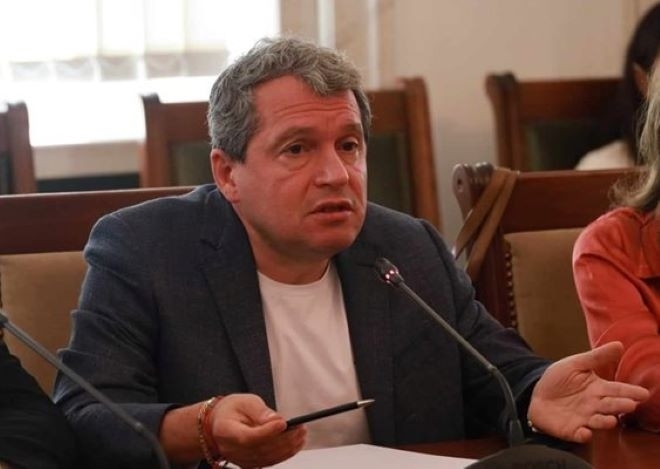 Партиите в управлението и в опозицията в единомислие дали трябва