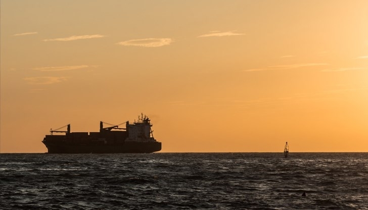 Британската компания за морска сигурност Амбри   Ambrey съобщи че контейнеровоз плаващ под