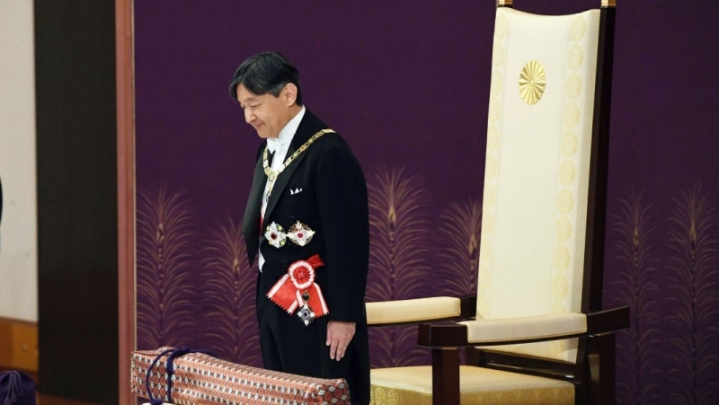 Нарухито стана новият император на Япония в полунощ в сряда