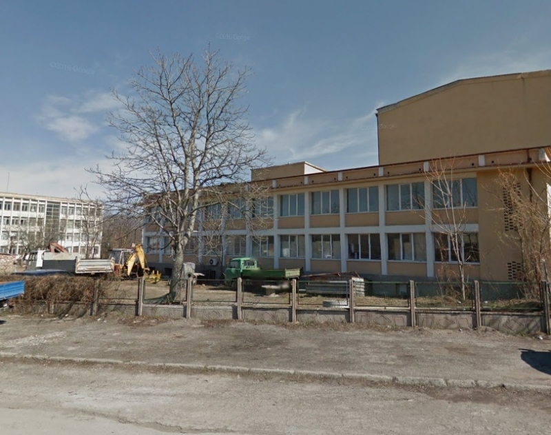 Частен съдебен изпълнител разпродава на търг голяма складова база на