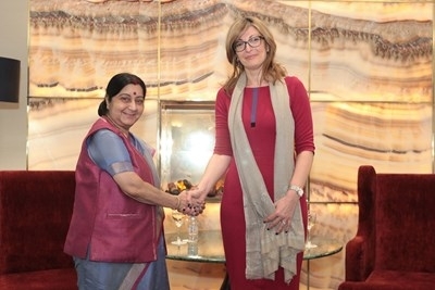 Вицепремиерът и министър на външните работи Екатерина Захариева се срещна