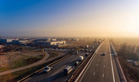 ОГРАНИЧЕНИЯ ЗА ТОВАРНИ АВТОМОБИЛИ Забранява се движението на моторни превозни