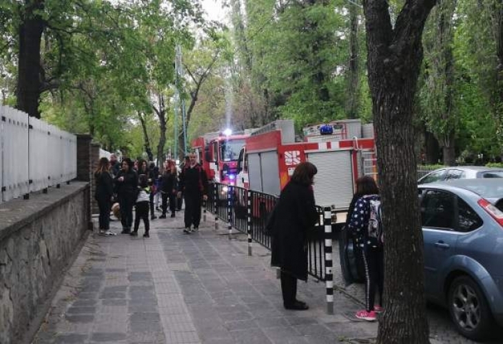 Пловдивско училище пламна рано тази сутрин и вдигна накрак пожарникарите