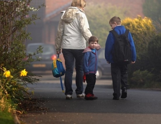 Броят на българските деца в чужбина е над 200 000 На
