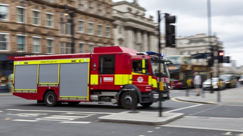 Петима души включително три деца за които се предполага че