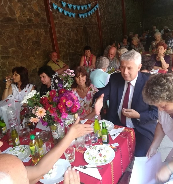 На най красивия християнски празник на вярата надеждата и любовта в