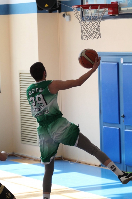 Победа и две загуби записаха трите отбора състезаващи се в