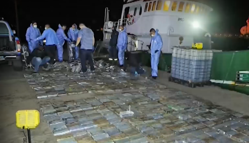 Четирима български моряци бяха арестувани с кокаин за близо 40