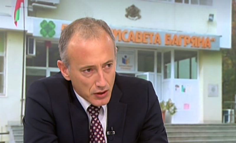 Не можем да си позволим да затворим за месеци Училищата