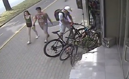 Криминално проявен е откраднал колело пред магазин в Козлодуй съобщиха