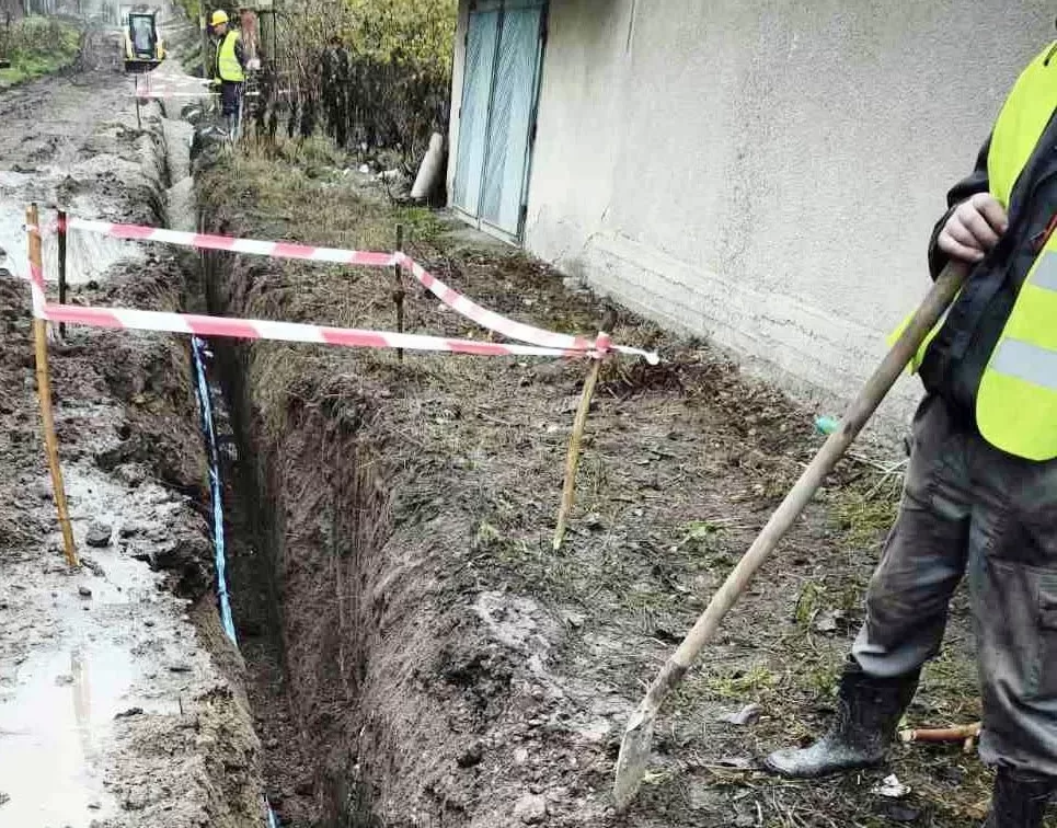 Продължава изграждането на новия водопровод на Трайково /снимки/