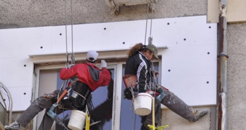 Правителството одобри и втория милиард по програмата за саниране на