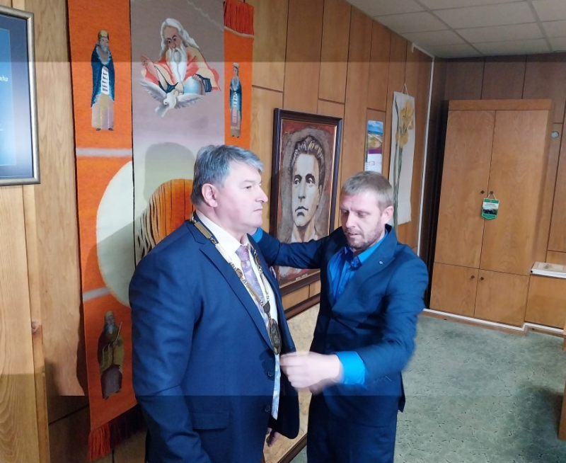 Пламен Петков общинските съветници и кметовете в община Чипровци положиха