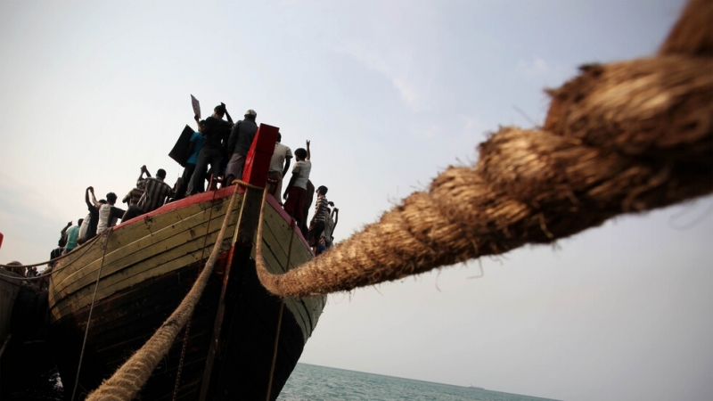 700 мигранти ще бъдат преместени от гръцкия остров Самос в