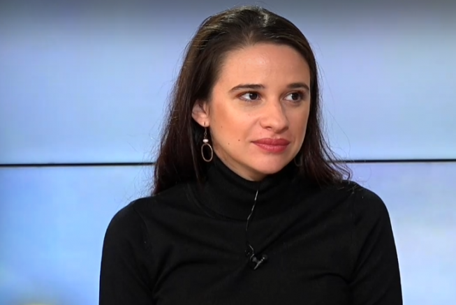 Още от разпадането на сглобката поведението на основните политически сили