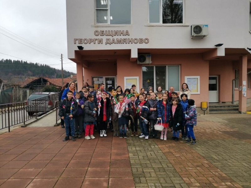 С пожелание за здраве деца от Основно училище Отец Паисий