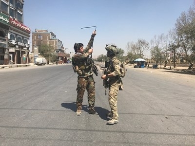 Президентският дворец в афганистанската столица Кабул бе подложен на ракетен