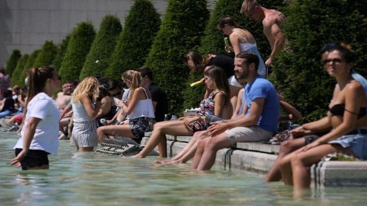 Днес отново ще е слънчево след обяд и горещо В