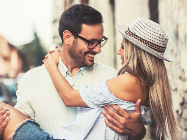 Физическата и емоционална привързаност са неизменна част от връзките Друг