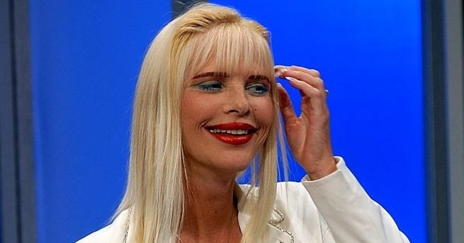 Легендата на европейското порно и бивш член на италианския парламент Чичолина се