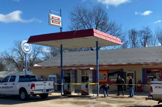 Мъж въоръжен с три пистолета простреля смъртоносно бившата си съпруга и