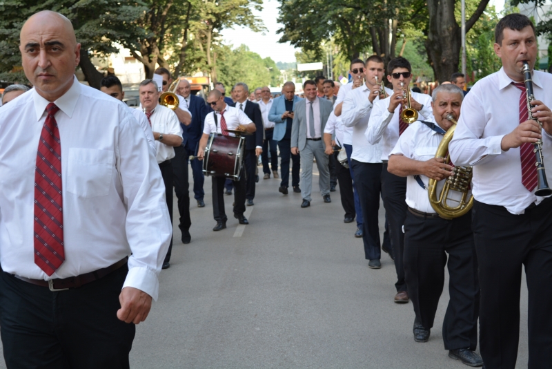 Кметът на община Монтана Златко Живков и заместник министърът на културата