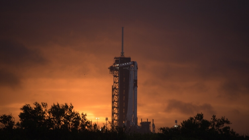 Компанията на Илон Мъск Space Exploration Technologies Corp SpaceX отложи