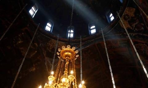 Жестокият гонител на християните император Максимиан веднъж пратил в Александрия