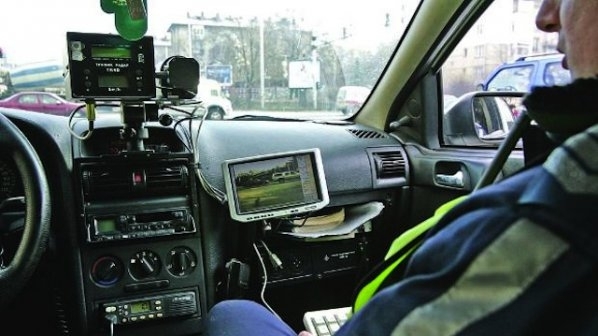 65 патрулки оборудвани с камери за нощно виждане ни дебнат