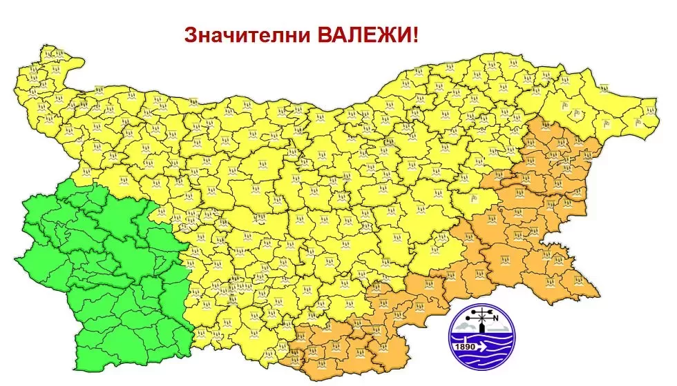 Времето във вторник: Обявиха жълт и оранжев код за опасно време в почти цяла България