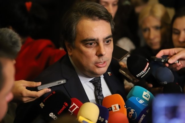 ГЕРБ СДС ще подкрепят назначаването на финансовия министър Асен Василев за