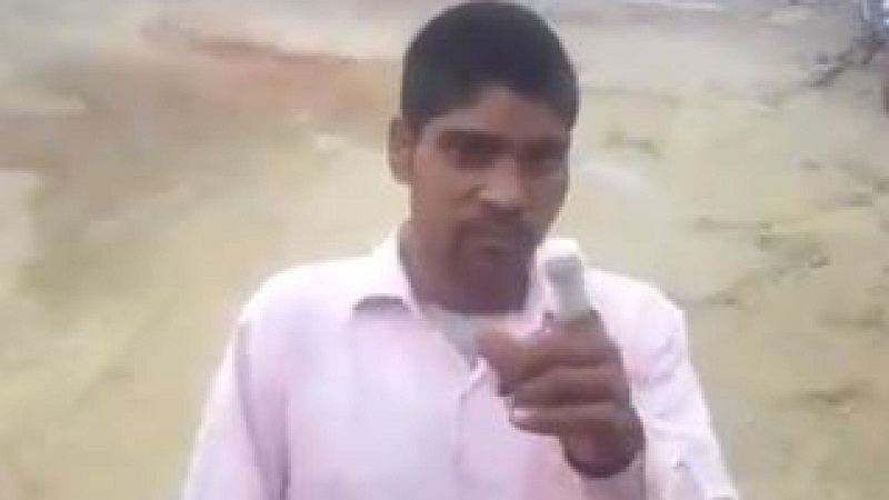 Разочарован от себе си индийски гласоподавател заяви си е отрязал