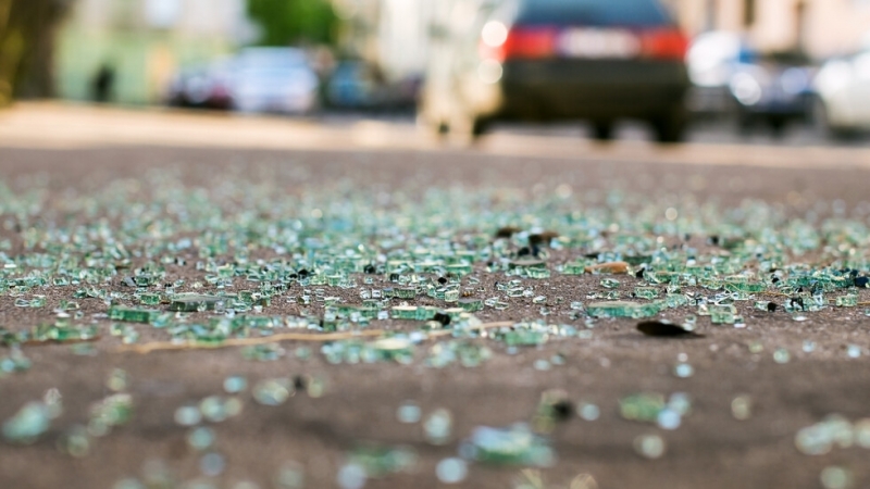 11 души бяха ранени след като възрастна жена снощи се