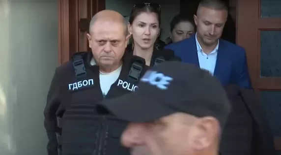 Отведоха с белезници кмета на Белица Радослав Ревански /видео/