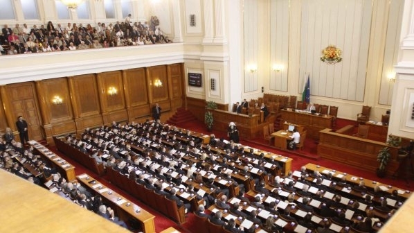 Парламентът одобри с голямо мнозинство и без дебат бургаската депутатка
