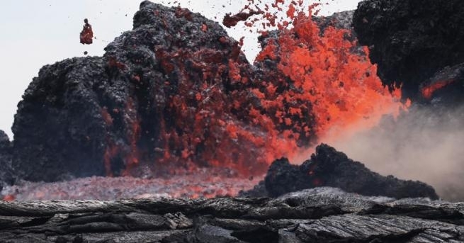 23-ма души пострадаха, след като лава от вулкана Килауеа изригна