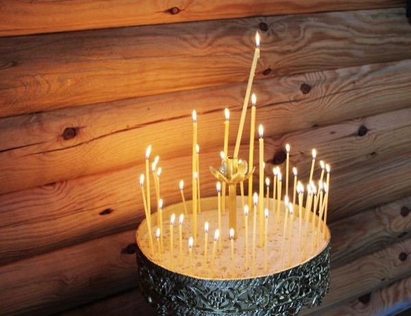 В IV в няколко свети мъже гонени на Изток от