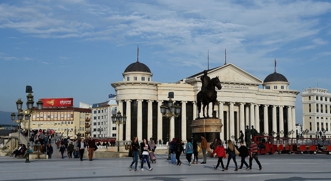 Почти половината от гражданите на Македония ще одобрят новото име