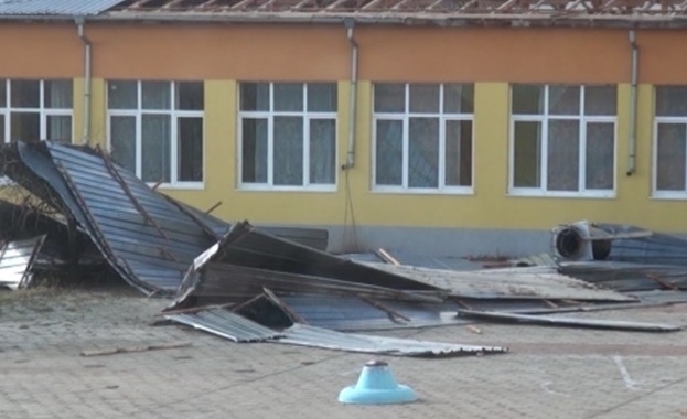 Все още не е отменено бедственото положение в Карлово Ураганният