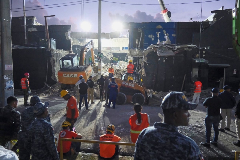 184 станаха жертвите на рухването на покрив на нощен клуб